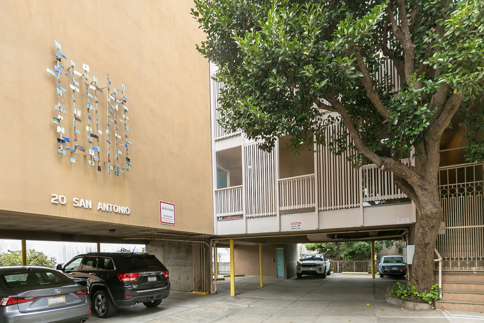 20 San Antonio Building Photo 1