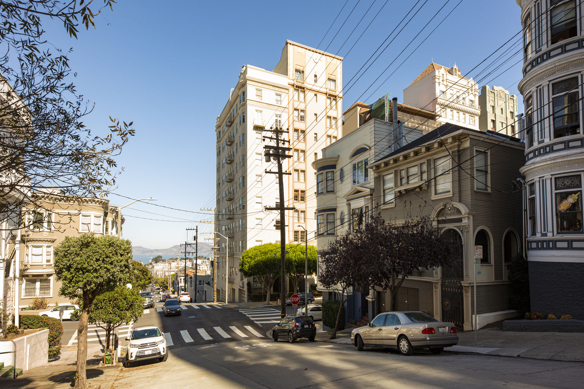 2620 Laguna Building Photo 5