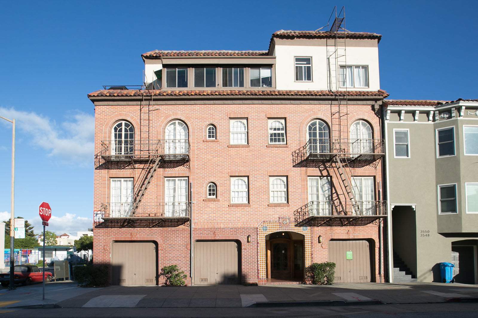 3560 Divisadero Building Photo 2