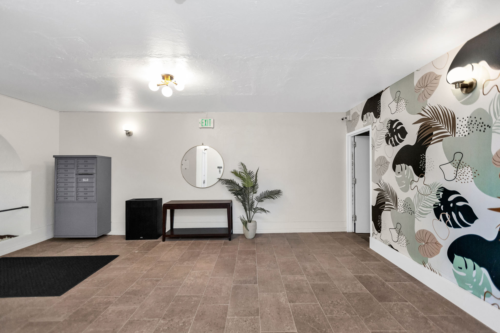 1509 Golden Gate Building Photo 4