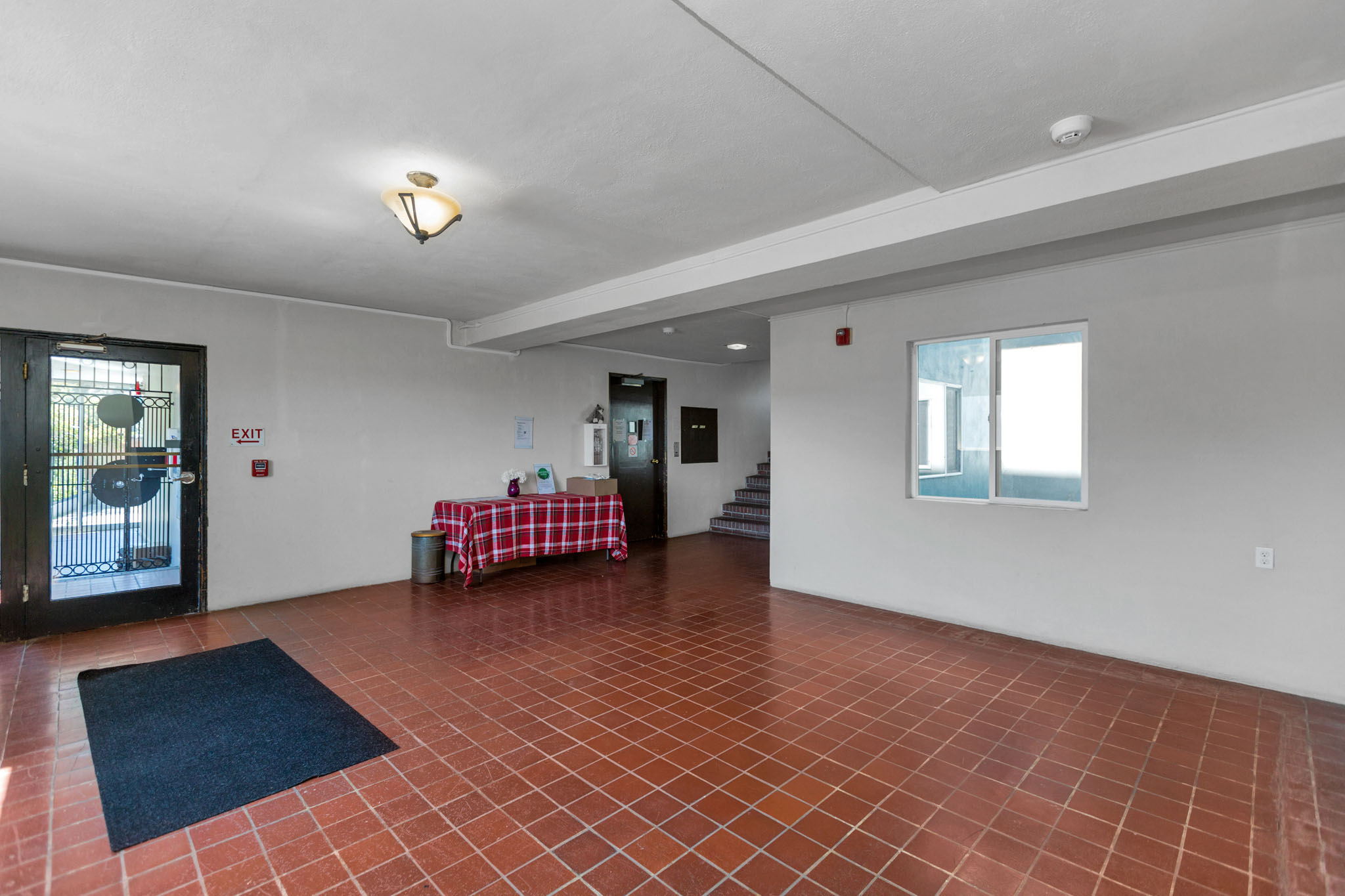 99 Lupine Building Photo 3