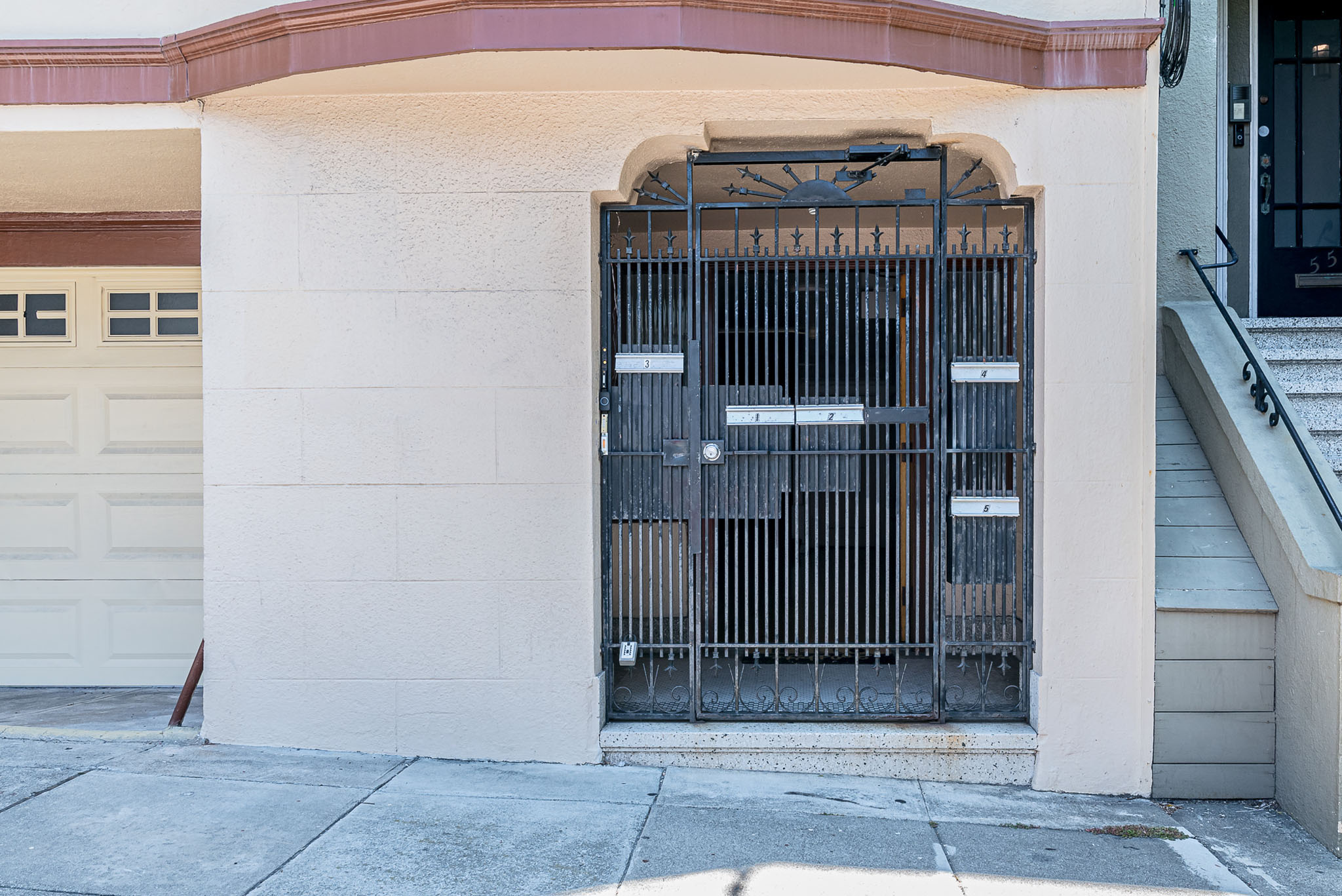 51 Diamond Building Photo 2