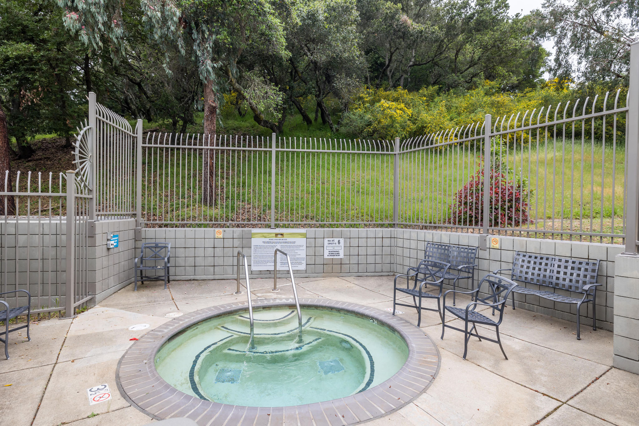 Eastmont Hills Neighborhood Photo 1