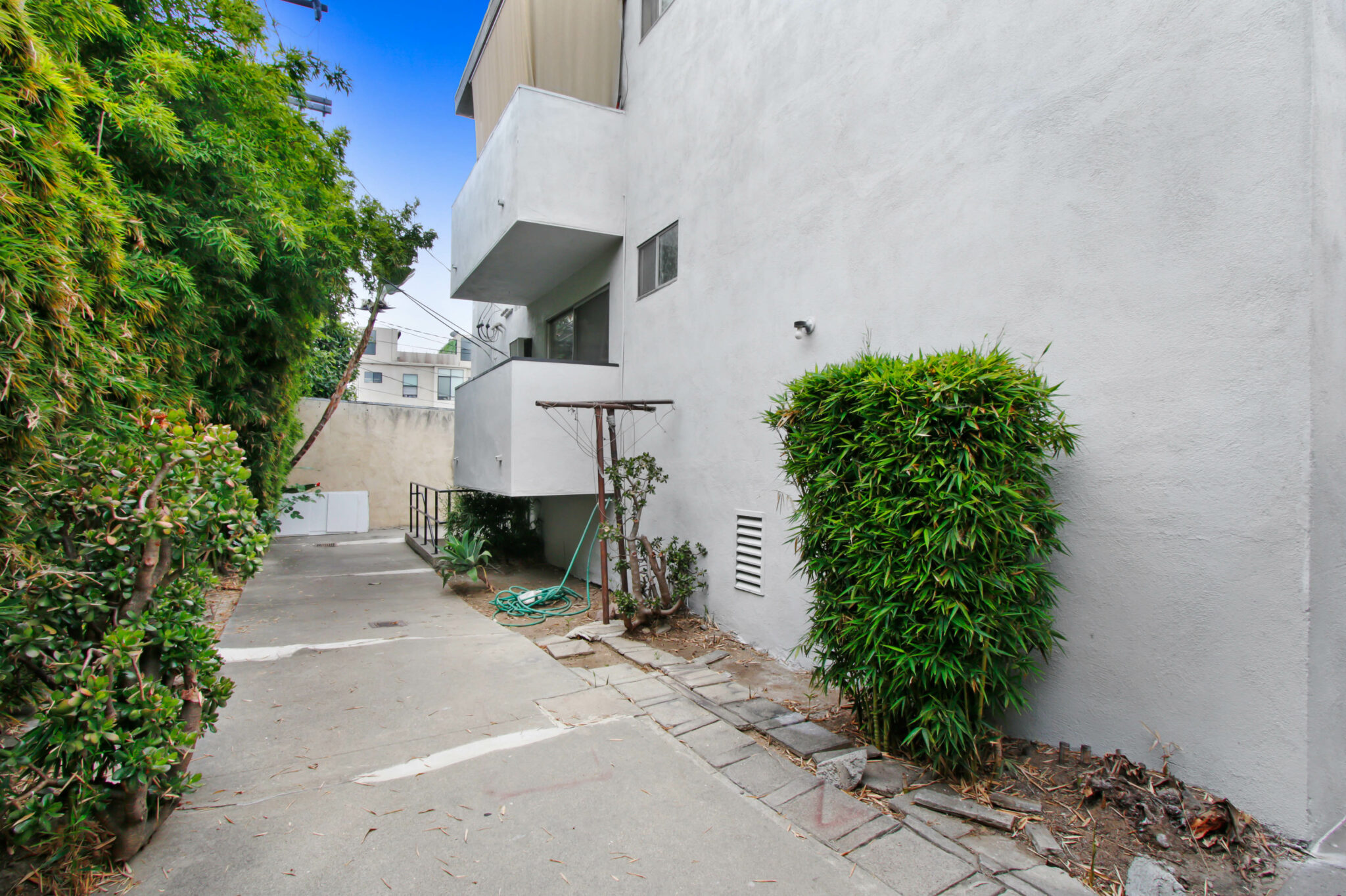 1140 North Ogden Building Photo 3