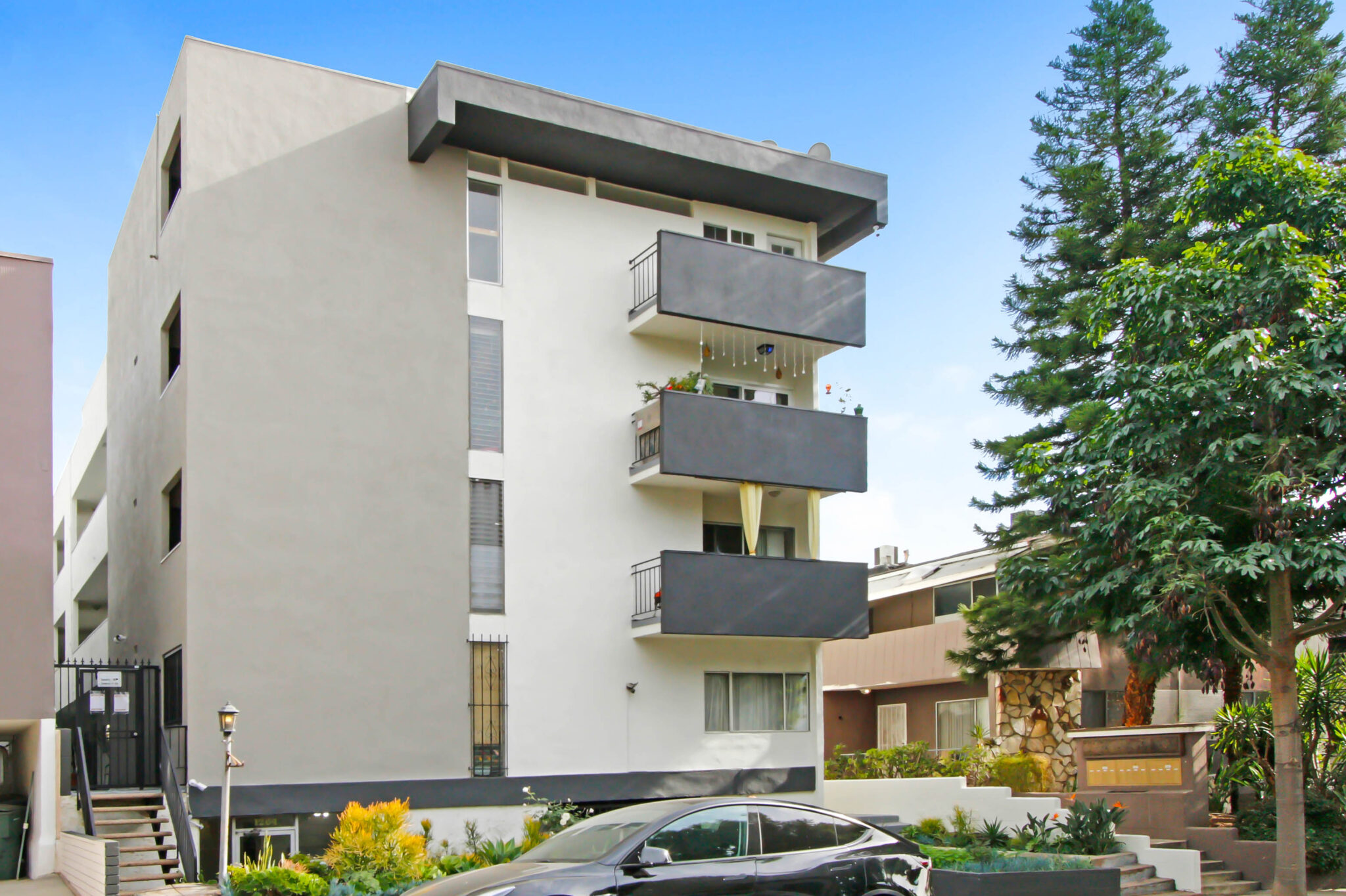 1264 North Sweetzer Building Photo 1