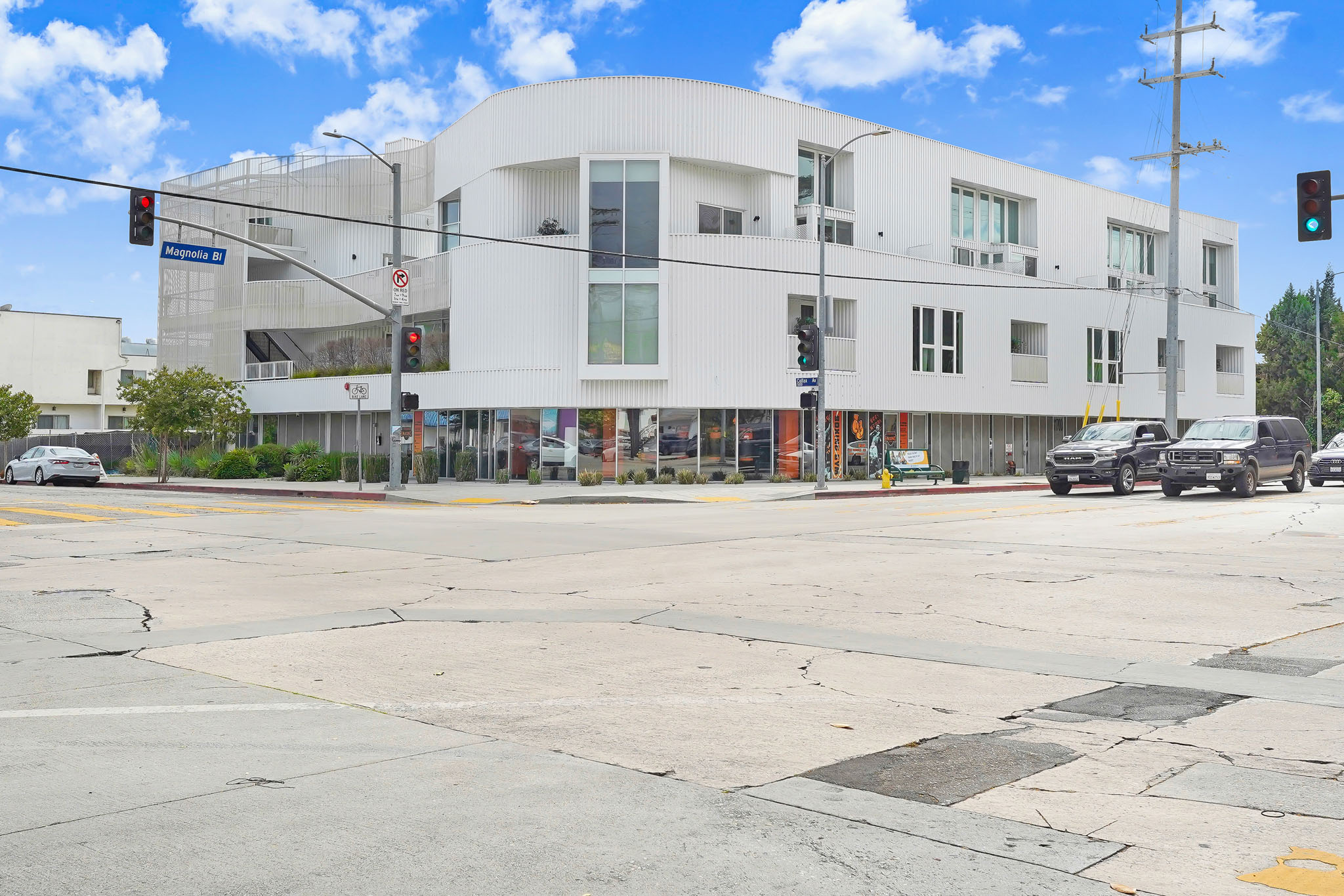 11700 Magnolia Building Photo 1